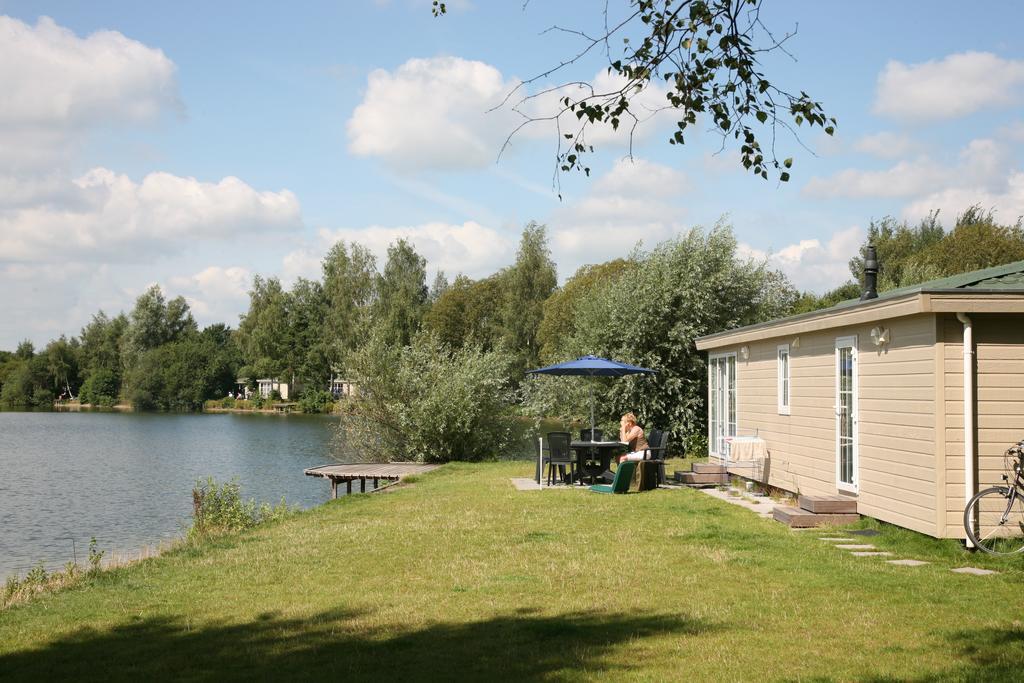 Roompot Recreatiepark De Tolplas Vriezenveen Exterior foto